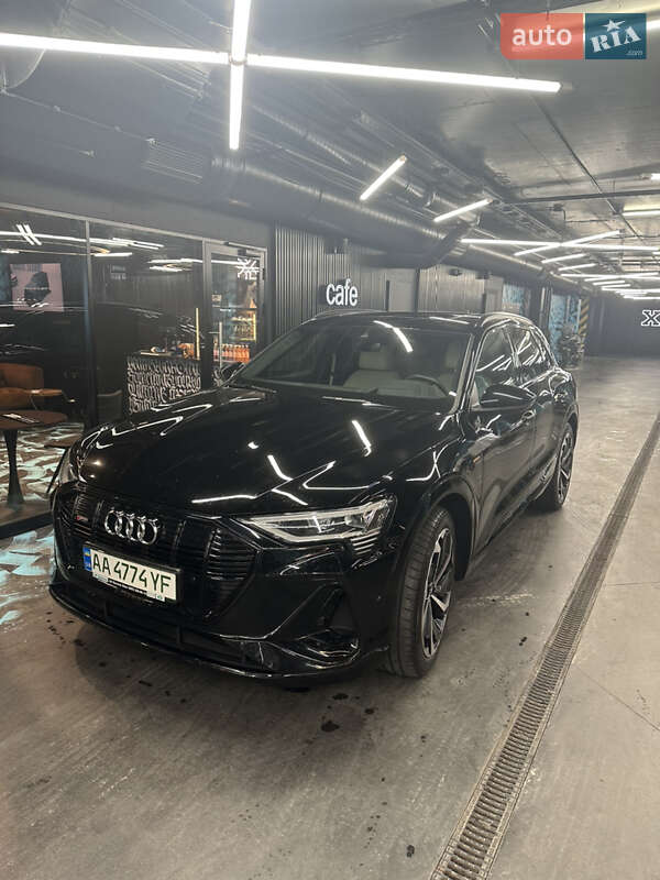 Внедорожник / Кроссовер Audi e-tron 2021 в Киеве