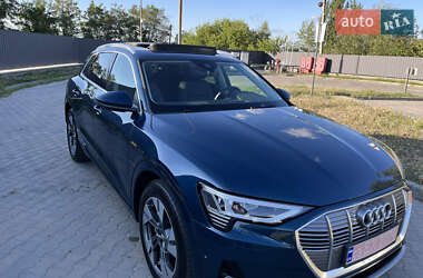 Внедорожник / Кроссовер Audi e-tron 2020 в 