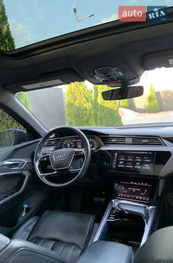 Внедорожник / Кроссовер Audi e-tron 2019 в 