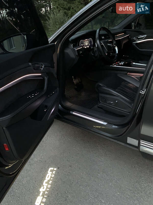 Внедорожник / Кроссовер Audi e-tron 2019 в Тернополе