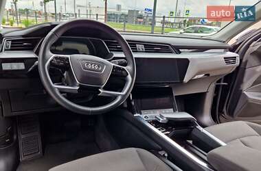 Внедорожник / Кроссовер Audi e-tron 2020 в 