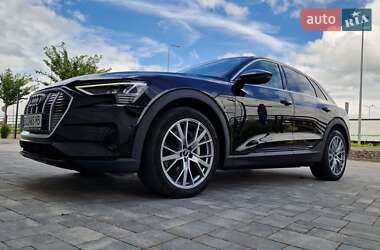 Внедорожник / Кроссовер Audi e-tron 2020 в 
