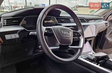 Внедорожник / Кроссовер Audi e-tron 2020 в 