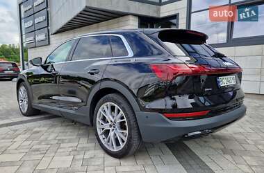 Внедорожник / Кроссовер Audi e-tron 2020 в 