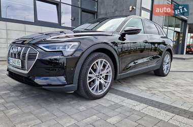 Внедорожник / Кроссовер Audi e-tron 2020 в 