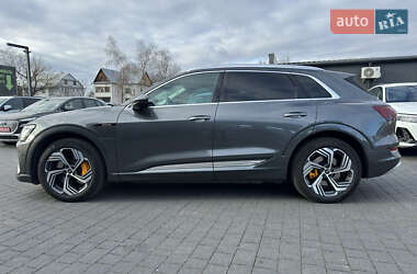 Внедорожник / Кроссовер Audi e-tron 2024 в 