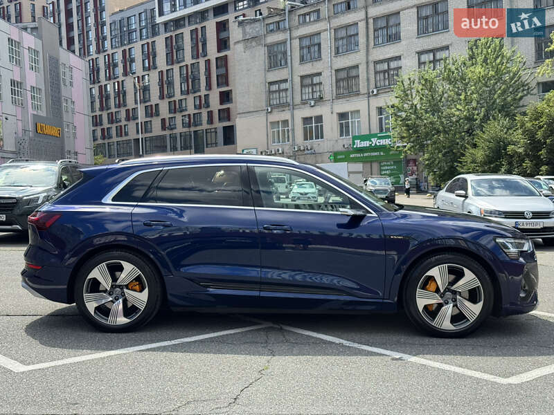 Позашляховик / Кросовер Audi e-tron 2020 в Києві