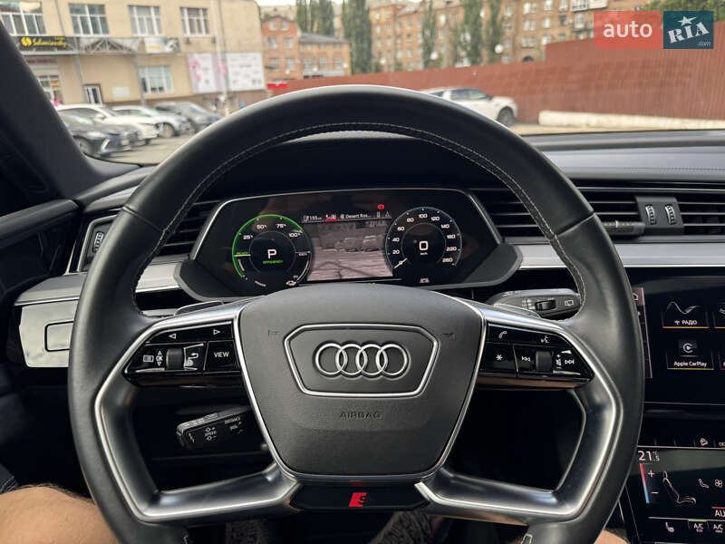 Позашляховик / Кросовер Audi e-tron 2020 в Києві