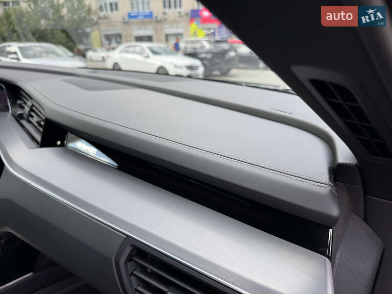 Позашляховик / Кросовер Audi e-tron 2020 в Києві