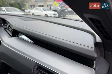 Внедорожник / Кроссовер Audi e-tron 2020 в 