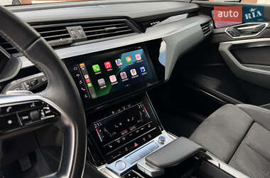 Внедорожник / Кроссовер Audi e-tron 2020 в 