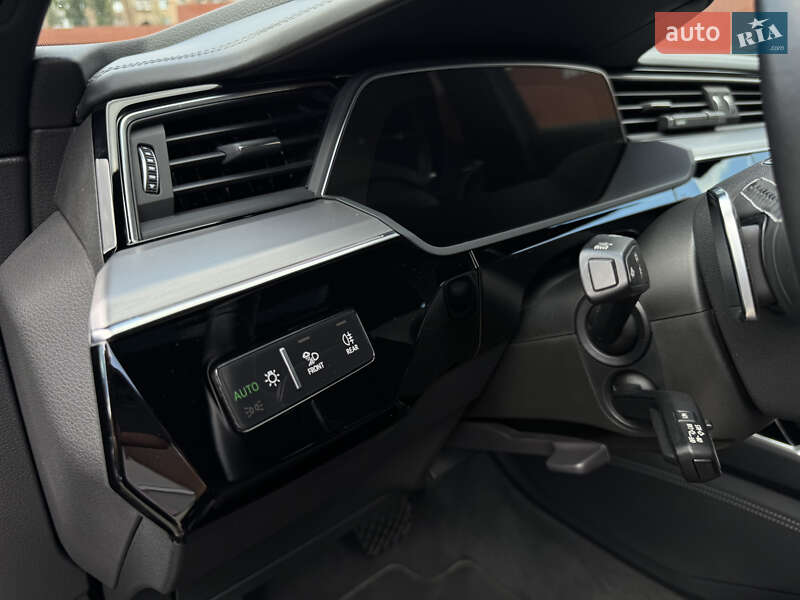 Позашляховик / Кросовер Audi e-tron 2020 в Києві