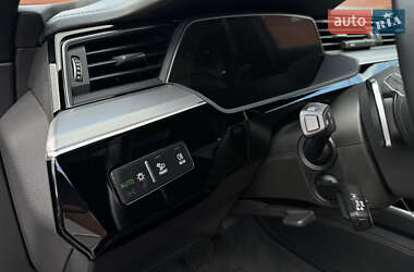 Внедорожник / Кроссовер Audi e-tron 2020 в 