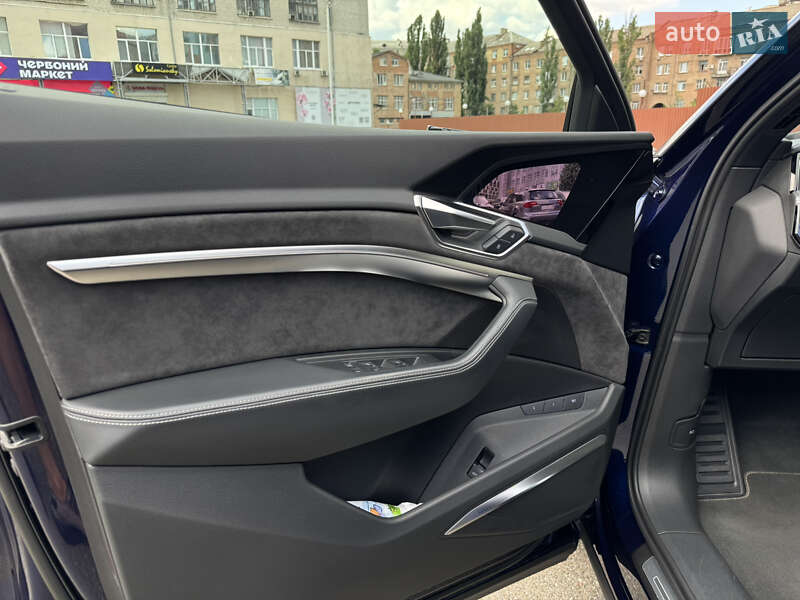 Позашляховик / Кросовер Audi e-tron 2020 в Києві