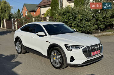 Внедорожник / Кроссовер Audi e-tron 2023 в 