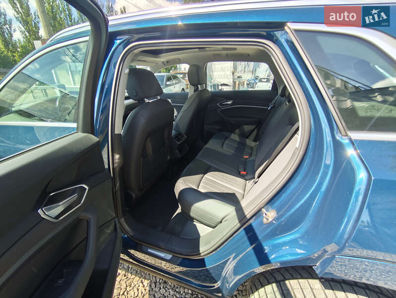 Позашляховик / Кросовер Audi e-tron 2020 в Києві