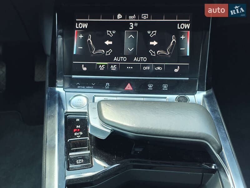 Позашляховик / Кросовер Audi e-tron 2020 в Києві