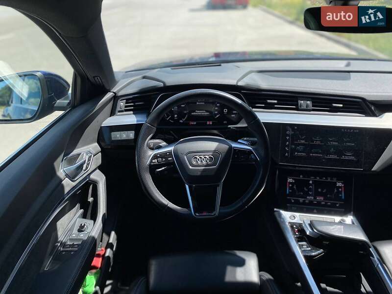 Внедорожник / Кроссовер Audi e-tron 2021 в Киеве