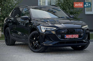 Позашляховик / Кросовер Audi e-tron 2022 в 