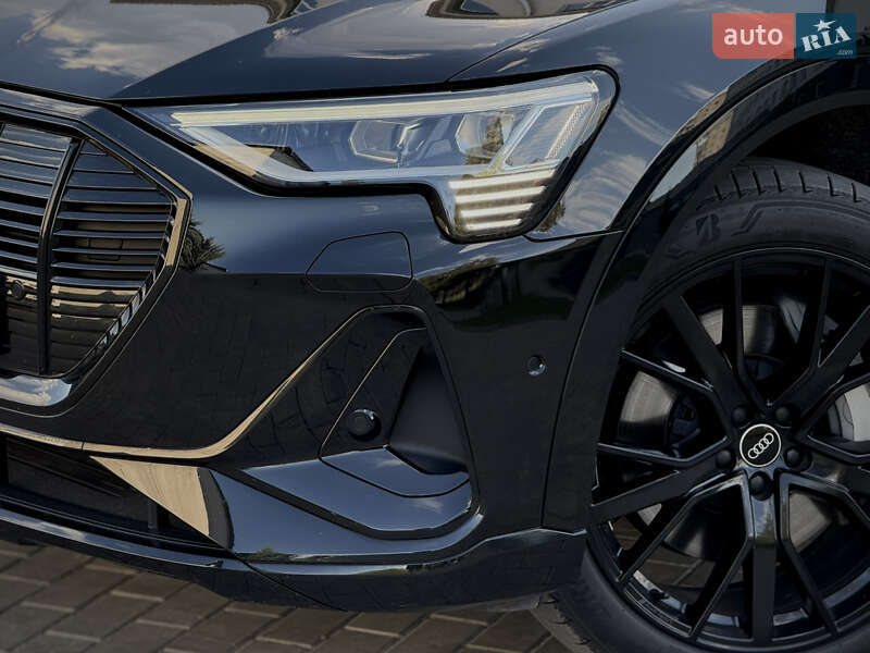 Позашляховик / Кросовер Audi e-tron 2022 в Луцьку