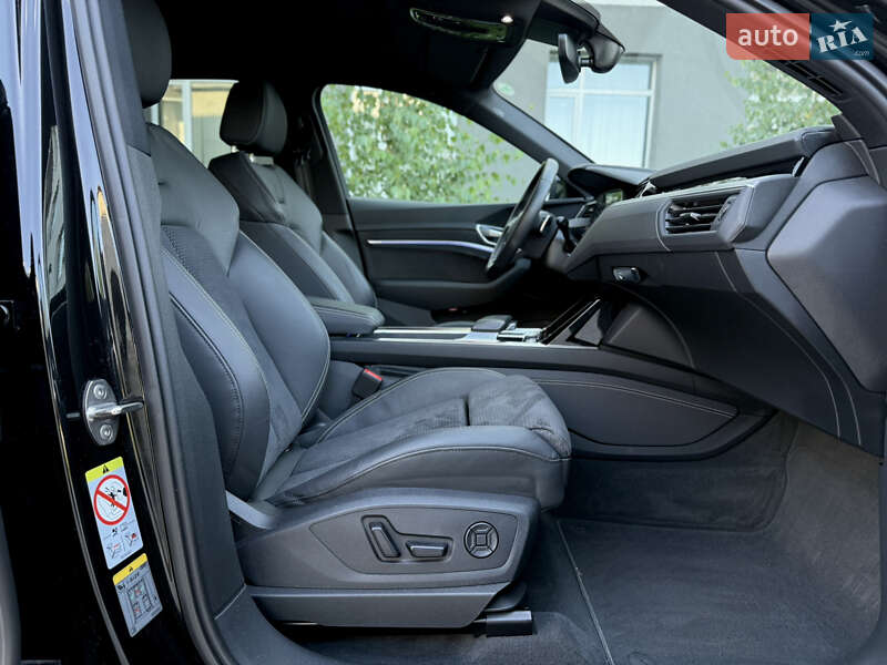 Позашляховик / Кросовер Audi e-tron 2022 в Луцьку