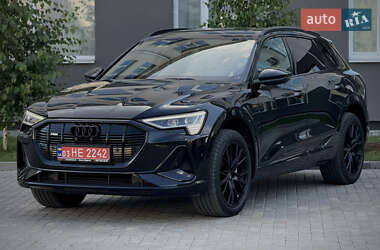 Позашляховик / Кросовер Audi e-tron 2022 в 