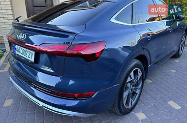Внедорожник / Кроссовер Audi e-tron 2020 в 