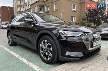 Позашляховик / Кросовер Audi e-tron 2022 в 