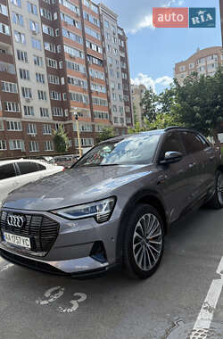 Внедорожник / Кроссовер Audi e-tron 2019 в 