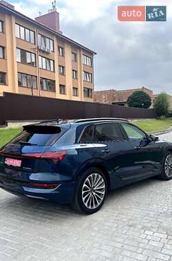 Внедорожник / Кроссовер Audi e-tron 2021 в 