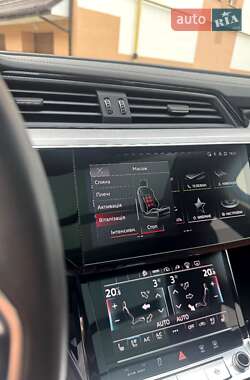 Внедорожник / Кроссовер Audi e-tron 2021 в 