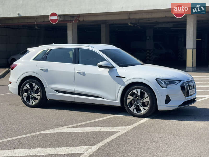 Внедорожник / Кроссовер Audi e-tron 2020 в Киеве