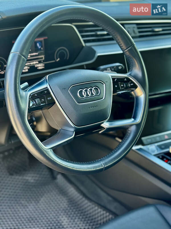 Внедорожник / Кроссовер Audi e-tron 2020 в Киеве