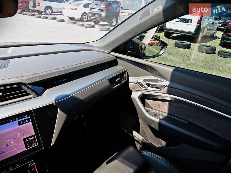 Позашляховик / Кросовер Audi e-tron 2018 в Черкасах