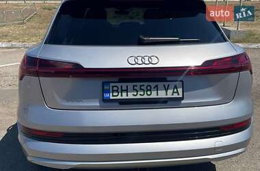 Внедорожник / Кроссовер Audi e-tron 2019 в 