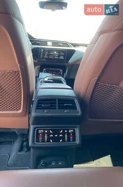 Внедорожник / Кроссовер Audi e-tron 2019 в 