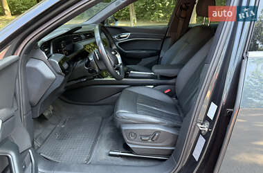 Внедорожник / Кроссовер Audi e-tron 2019 в 