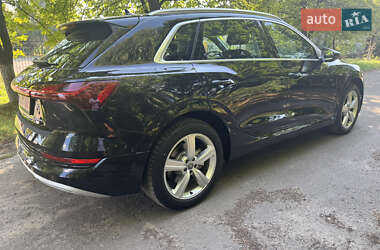 Внедорожник / Кроссовер Audi e-tron 2019 в 