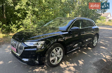 Внедорожник / Кроссовер Audi e-tron 2019 в 