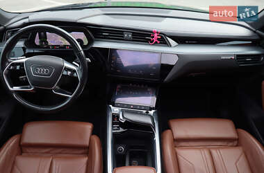 Внедорожник / Кроссовер Audi e-tron 2019 в 