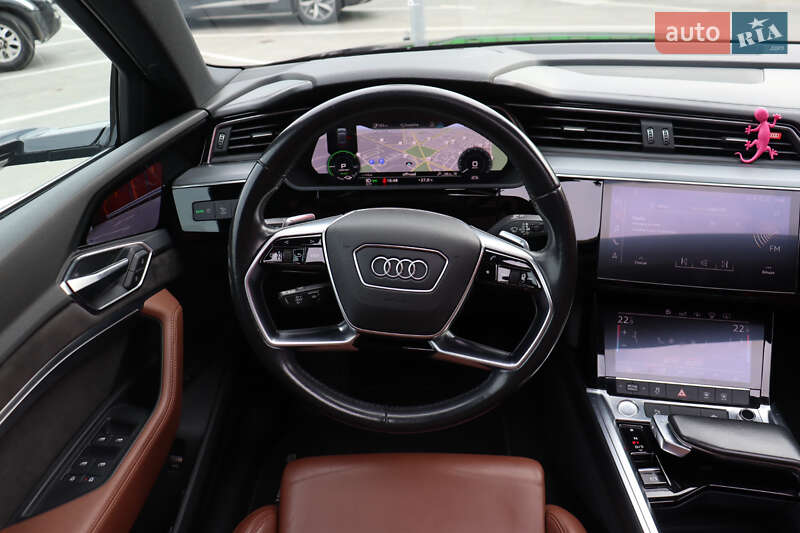 Позашляховик / Кросовер Audi e-tron 2019 в Києві фото 22 Позашляховик / Кросовер Audi e-tron 2019 в Києві