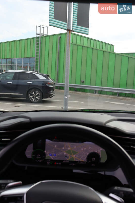Позашляховик / Кросовер Audi e-tron 2019 в Києві фото 34 Позашляховик / Кросовер Audi e-tron 2019 в Києві