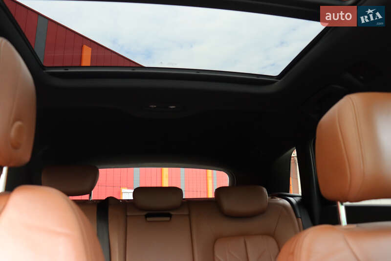 Позашляховик / Кросовер Audi e-tron 2019 в Києві фото 39 Позашляховик / Кросовер Audi e-tron 2019 в Києві