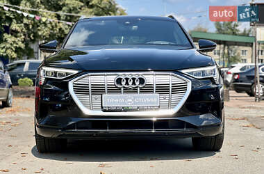 Позашляховик / Кросовер Audi e-tron 2019 в 