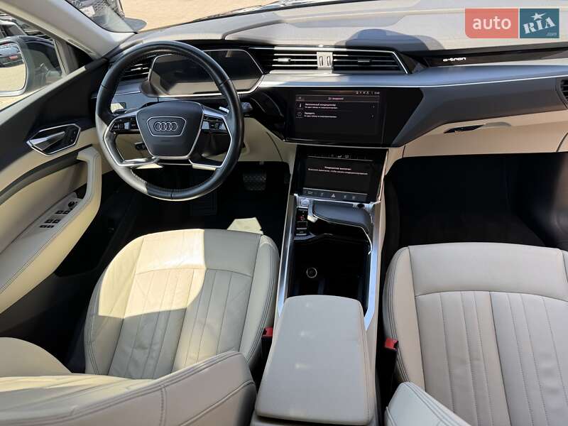 Позашляховик / Кросовер Audi e-tron 2019 в Чернівцях