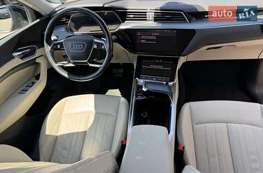 Внедорожник / Кроссовер Audi e-tron 2019 в 