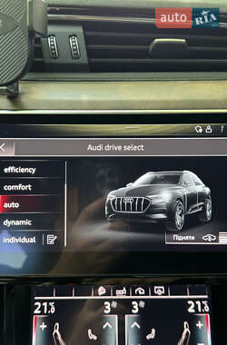Внедорожник / Кроссовер Audi e-tron 2020 в 