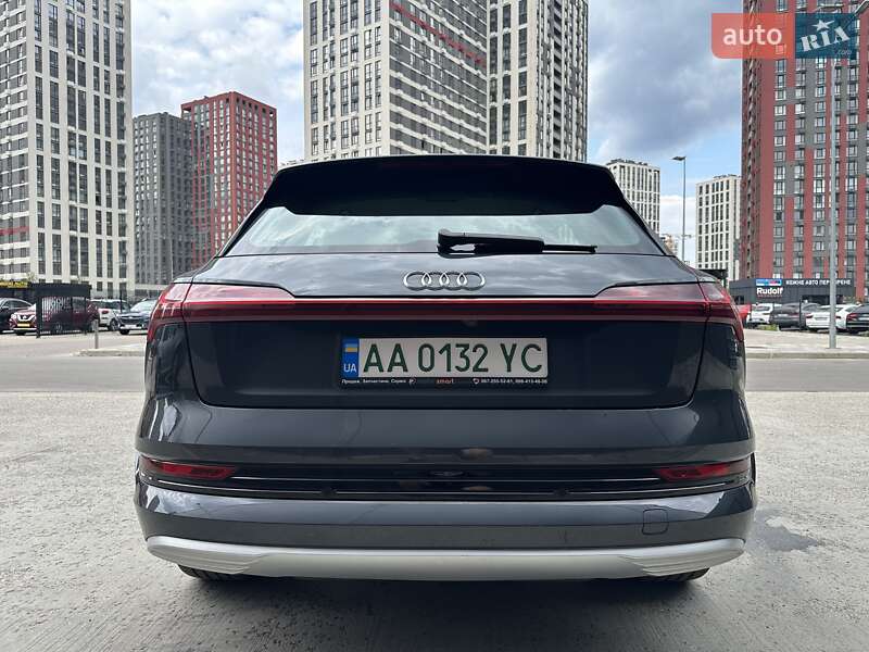Внедорожник / Кроссовер Audi e-tron 2019 в Киеве