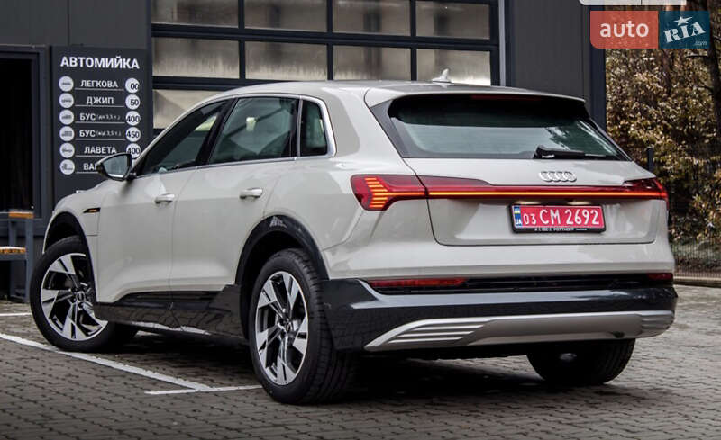Позашляховик / Кросовер Audi e-tron 2021 в Шептицькому