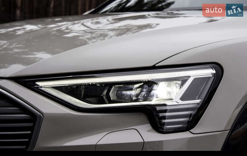 Позашляховик / Кросовер Audi e-tron 2021 в Шептицькому